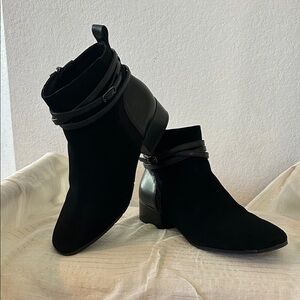 Easy Spirit Black Ankle Booties